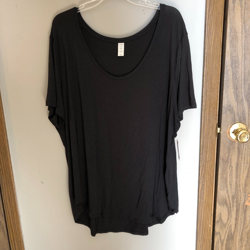 Old Navy black t-shirt (Size XXL)